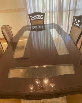 Sala da pranzo completa in legno lucido e vetro