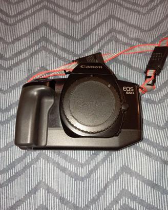 Macchina fotografica analogica Canon EOS 650
