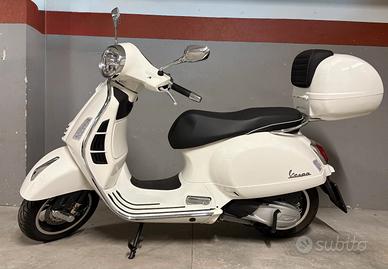 Piaggio Vespa 300 GTS - 2025