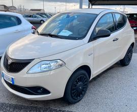 Lancia Ypsilon 1.0 TwinAir 5 porte Ecochic Elefant