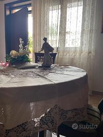 Tovaglia ricamata + 8 tovaglioli