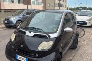 Smart coupé