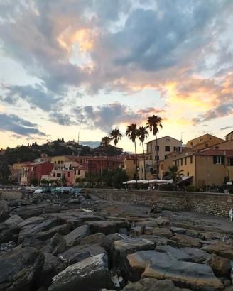 Imperia 70 mq a 10 metri dal mare