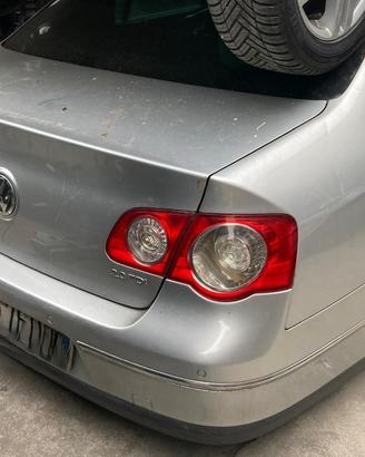 PORTELLONE POSTERIORE NUDO VOLKSWAGEN Passat Berli