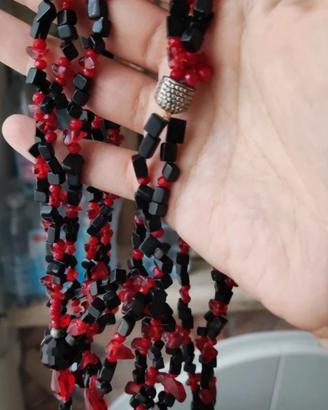 collana lunga donna rossa e nera nuova