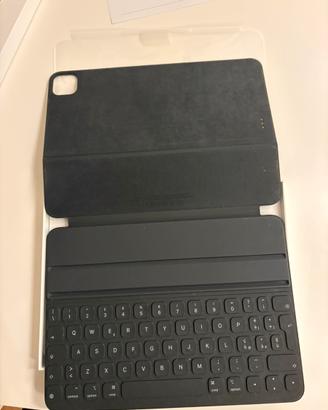 Apple keyboard folio  Ipad smart