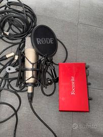 Scheda Audio scarlett  con microfono