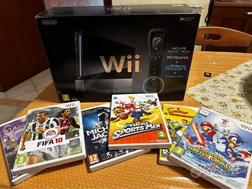 Nintendo wii Nera + 2 telecomandi + 6 giochi