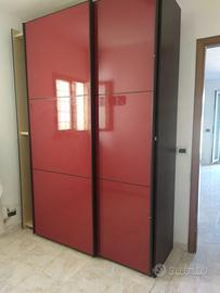 Armadio con ante scorrevoli