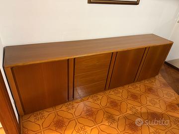 Mobile in legno in perfette condizioni