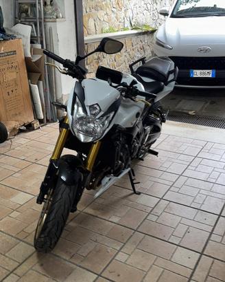 Yamaha FZ8