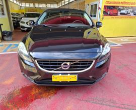 Volvo V40 D2 1.6 Momentum full optional