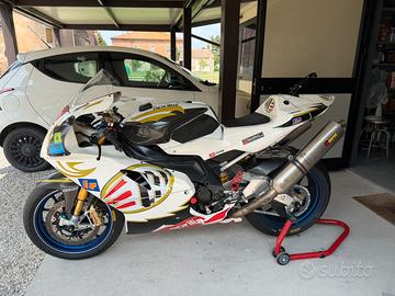Aprilia rsv 1000 factory