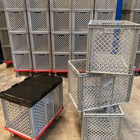 Contenitori impilabili AUER per magazzino