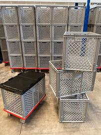 Contenitori impilabili AUER per magazzino