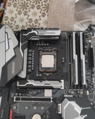 Scheda madre con processore e ram