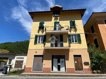 5 LOCALI A MONTOGGIO