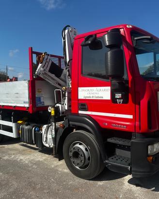 Iveco EUROCARGO 160E28 ribaltabile e gru