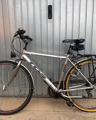 city bike accessoriata