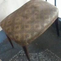 2 Sgabelli: Fisso imb. d'epoca + Moderno 5 ruote p