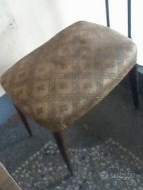 2 Sgabelli: Fisso imb. d'epoca + Moderno 5 ruote p