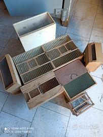 Trasportini in legno per uccelli