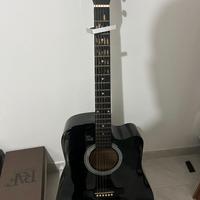 CHITARRA ACUSTICA E AMPLIFICATORE