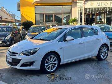 Opel Astra 1.6 CDTI MOD. COSMO del 2015 150000KM