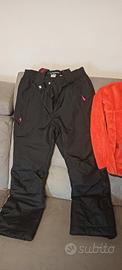 pantaloni e due felpe 
