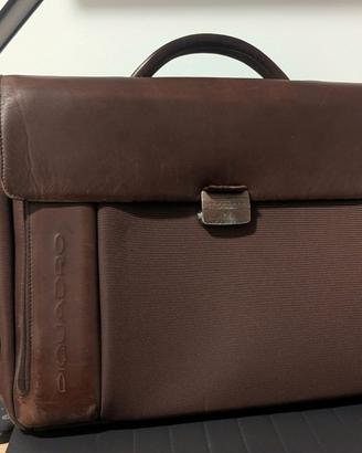 Borsa Piquadro P16 in pelle e tessuto