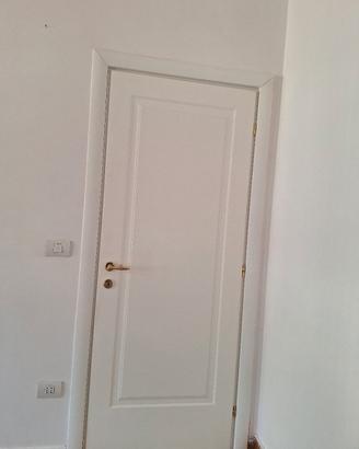 Porta in legno bianca