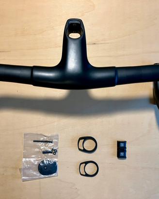 Manubrio integrato in carbonio 420mm 80mm