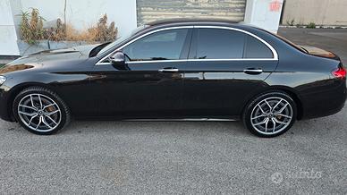 MERCEDES CLASSE E W213 220D AMG LINE 