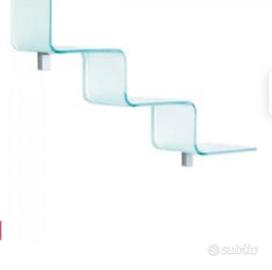 Mensola in vetro curvato a scala