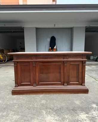 Scrivania in legno d'epoca