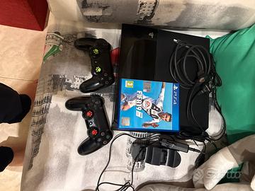 Play Station PS 4 completa di tutto