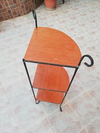 Angoliera in ferro battuto e legno