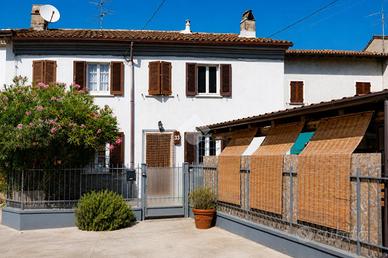 CASA DI CORTE A STRADELLA