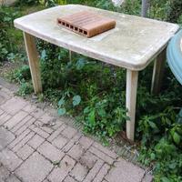 Tavolo da giardino 