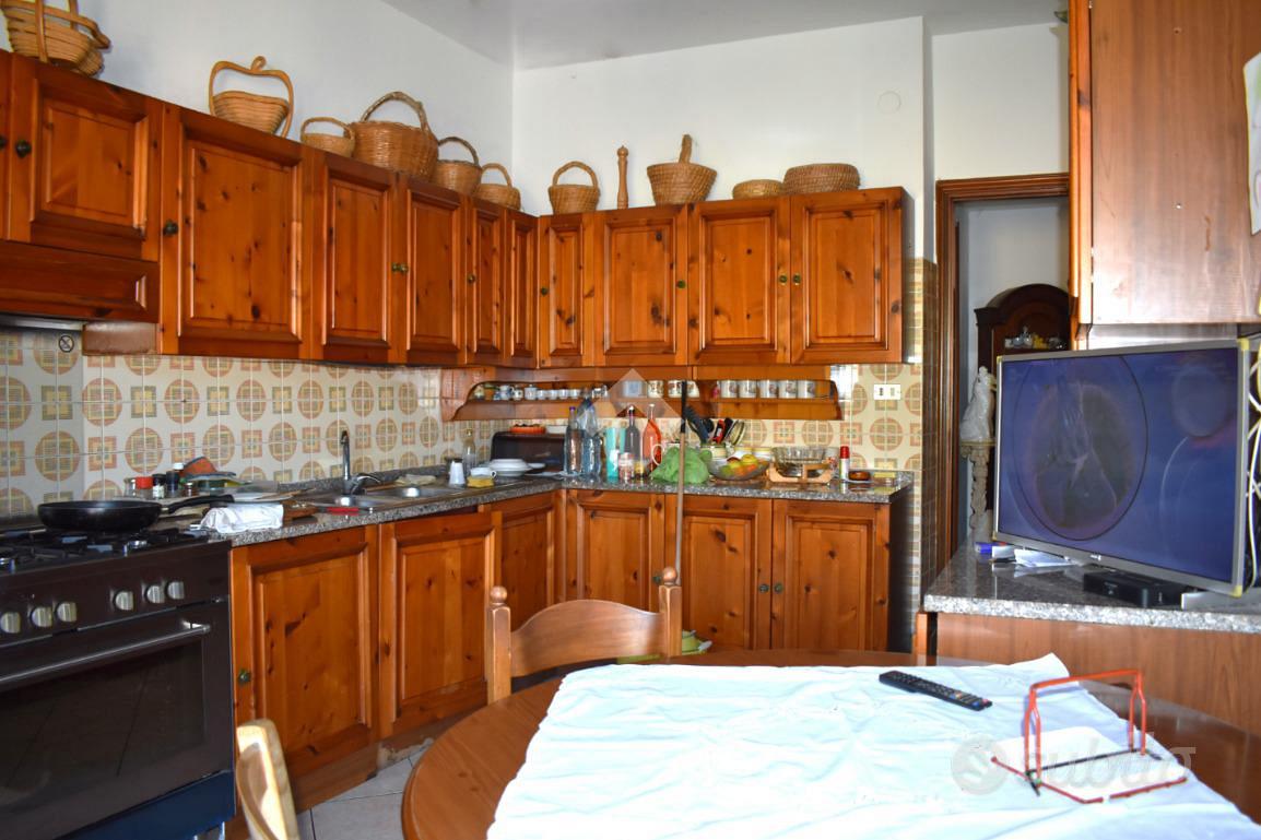 3 LOCALI A CETRARO - Vista 5