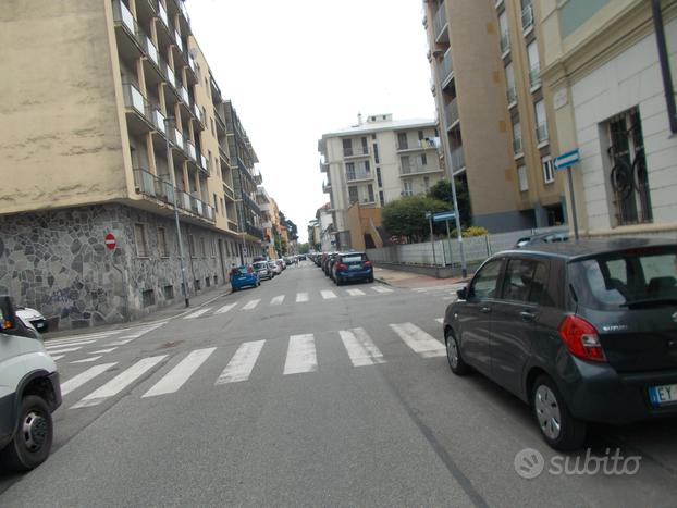 Vercelli-zona stazione-via Micca-ufficio mq. 102-