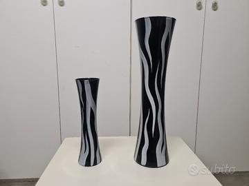 Coppia Vasi bianco e nero 
