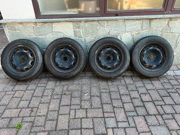 GOMME DA 15’’ CON CERCHIONI IN LAMIERA