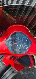 Vespa Gts 300 Rossa