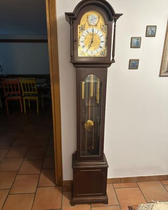 Orologio a pendolo antico
