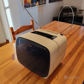 Televisore vintage anni 70 Magnadyne