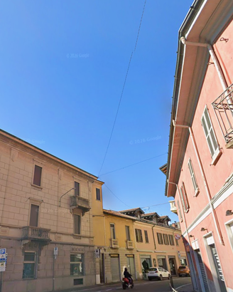 Bilocale Gavirate con Posto Auto e Giardino