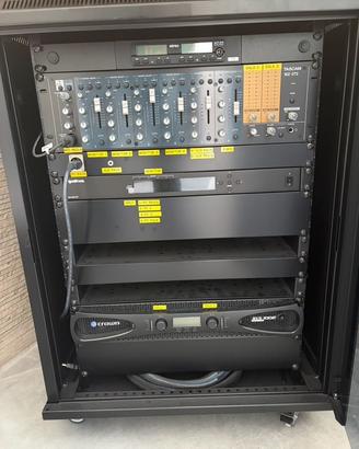 Rack professionale audio completo con mixer