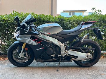 Aprilia RSV4 1100