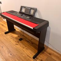 Piano Yamaha Portable Grand DGX650